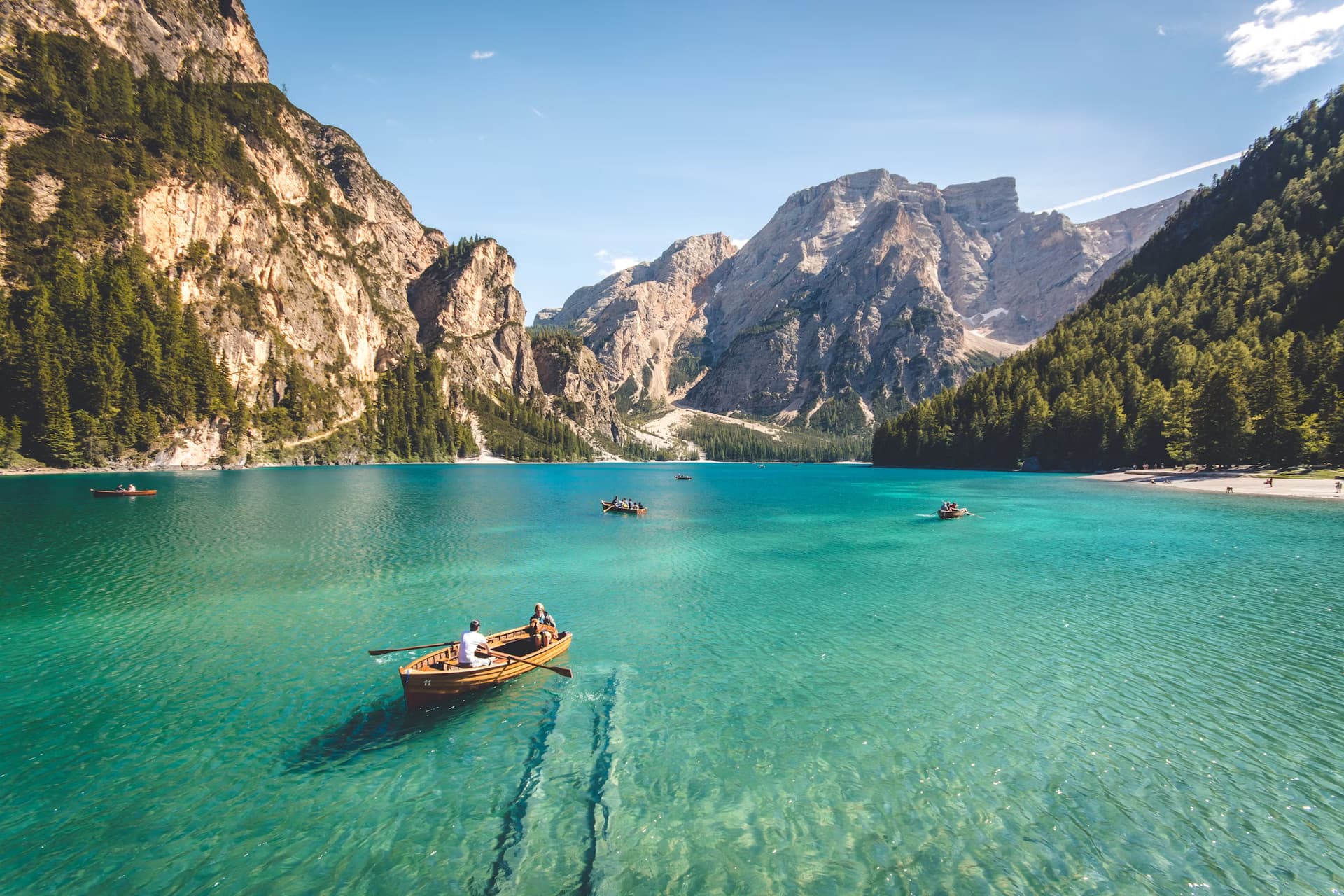 Holiday Travel Zone — Explore Beautiful Destinations
